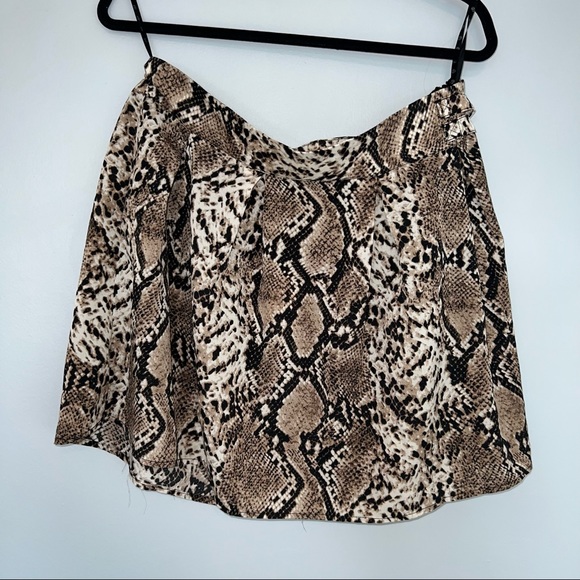 Misguided Snake Skin Print Mini Skirt - Picture 10 of 11